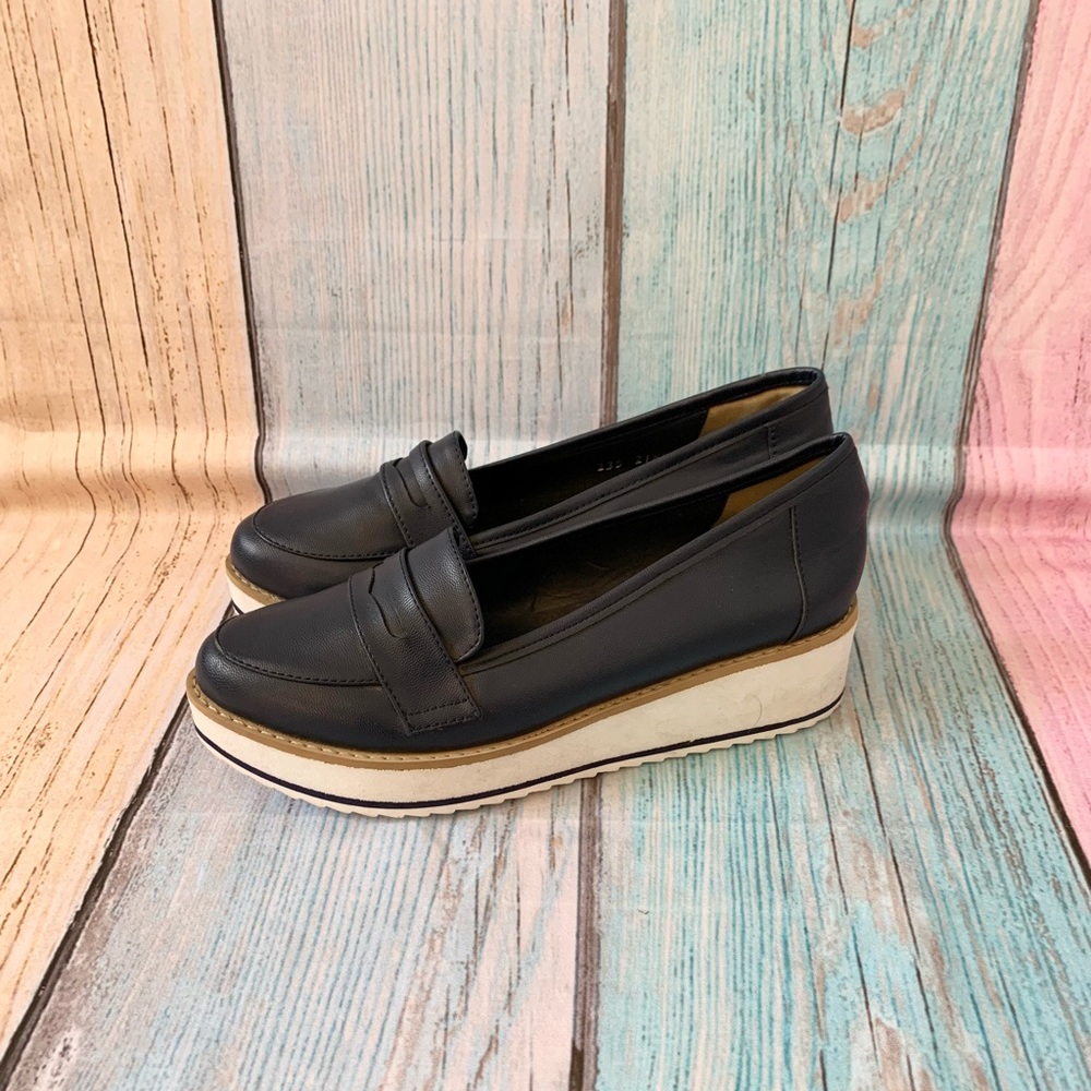 Navy blue womens Brantano small platform loafers